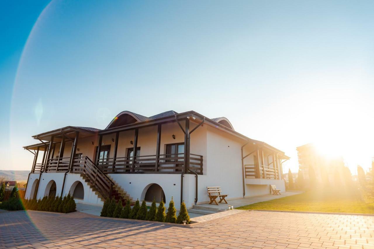 Hotel Tango Margo Valea Lupului  Exterior foto